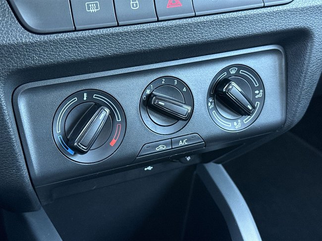 20198565.jpg