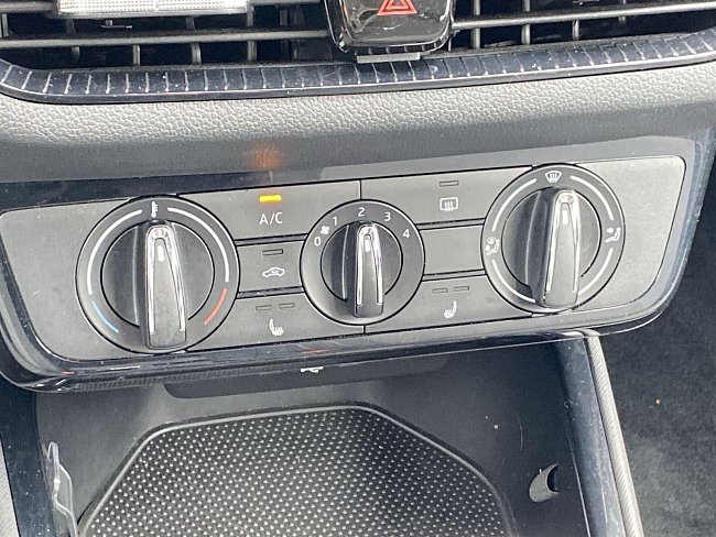 20198744.jpg