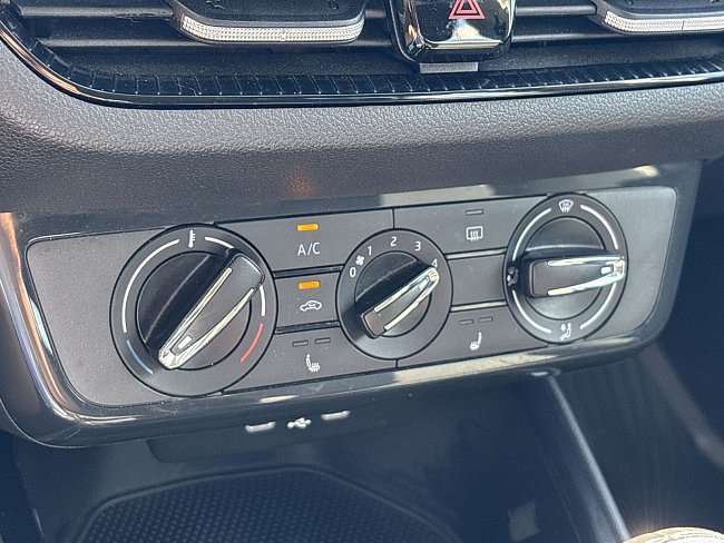 20198740.jpg