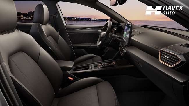 leon-sportstourer-KUDBOS25-2Y2Y-porsche_int_lat.jpg