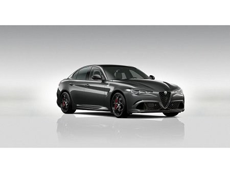 Alfa Romeo Giulia 2.9 V6 BiTurbo 520k QV Carbon Edition *o782* - havex.cz