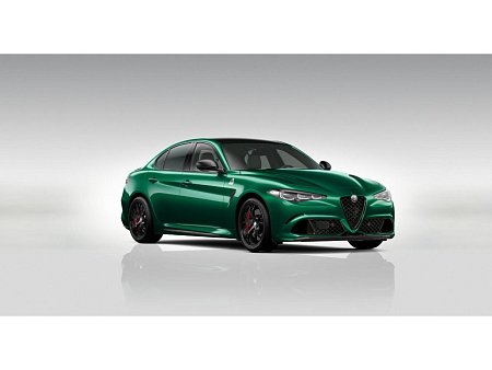 Alfa Romeo Giulia 2.9 V6 BiTurbo 520k QV Carbon Edition *o965* - havex.cz